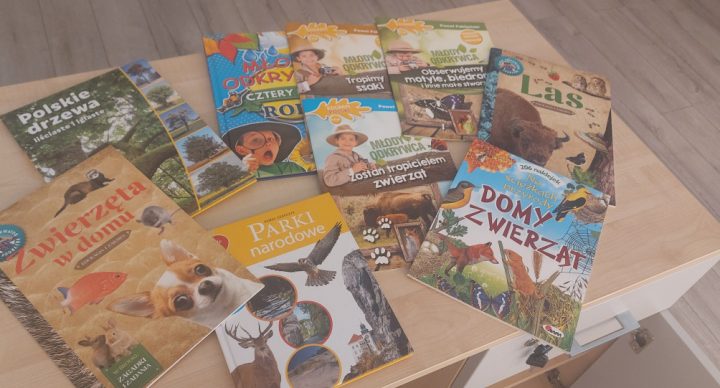 Wyjątkowy dar dla szkolnej biblioteki. Piękny gest naszego ucznia i jego Mamy.!
